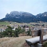 Aussichtsbank mit Blick auf den Schlern und die Hammerwand
