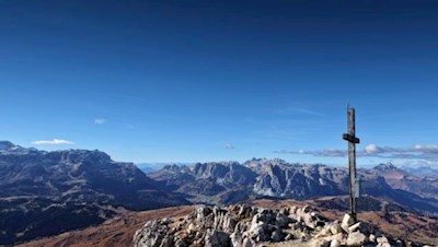 Weeeeeeeeitblick vom Settsass auf Grödnerjoch und Gherdenacia