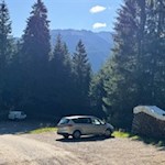 Parkplatz oberhalb des Waldrasthofes