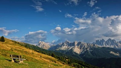 Atemberaubender Ausblick auf den Peitlerkofel, die Aferer und die Villnösser Geisler
