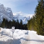 Hinter dem Gasthaus Brückele zweigt der Winterwanderweg ab
