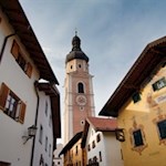 Das Dorfzentrum ist geprägt von altehrwürdigen Gemäuern