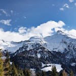 Auf der gegenüberliegenden Seite ragt der Wolfendorn in den Himmel