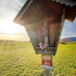 Pestkreuz oberhalb von Seis