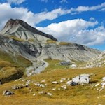 Die Puezhütte ist in eine faszinierende Landschaft gebettet