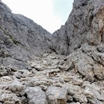 Durch die Scharte zur Averau Hütte