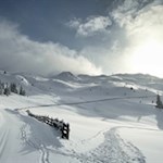 Der-Panoramaweg-führt-durch-eine-bezaubernde-Winterlandschaft