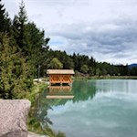 Wenig oberhalb des Völser Weihers liegt der etwas kleinere Huber Weiher