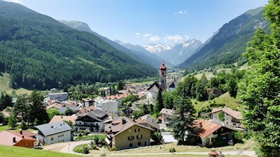 Die Wanderung zur Hühnerspielhütte nimmt in Gossensass ihren Anfang