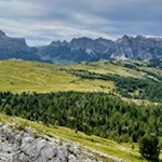 Già sulla strada per il rifugio Pralongia hut si aprono bellissimi panorami