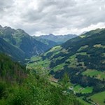 Während des Anstiegs zum Wengsee öffnen sich schöne Ausblicke