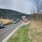 Kurz vor dem Vahrner See überquert der Weg die Staatsstraße