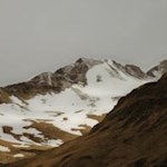 Blick auf die noch schneebedeckte Pfunderer Bergwelt