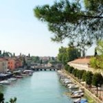 Eine einzigartige Symbiose aus dicken Festungsmauern, See- und Flusslandschaft: Peschiera del Garda am Südostende des Gardasees
