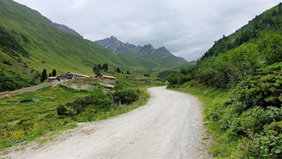 Nur mehr wenige Meter trennen uns von der behaglichen Knuttenalm