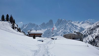 Dürrensteinhütte mit dem Festungswerk Plätzwiese