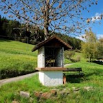 Zahlreiche Bildstöcke säumen den Weg