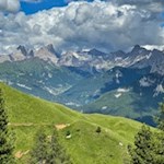 Auf dem Weg zur Pederiva Hütte öffnen sich schöne Ausblicke