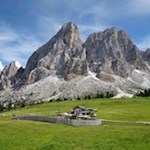 Zu Füßen des Peitlerkofel lädt die Munt de Fornella zur Einkehr