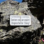 Der Schellenbergsteig verlangt den Wanderern Trittsicherheit und Schwindelfreiheit ab