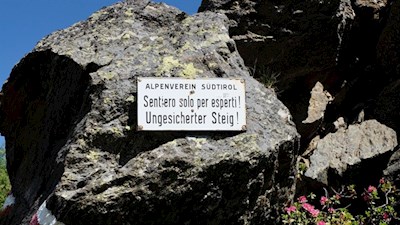 Der Schellenbergsteig verlangt den Wanderern Trittsicherheit und Schwindelfreiheit ab