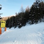 Schließlich erreicht man eine Skipiste des Skigebiets Klausberg