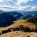 Der schmale Pfad Nr. 6 windet sich im steten Anstieg auf den Monte Pic