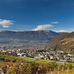 Blick auf das herbstlich gefärbte Bozen