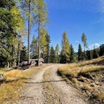 Vom Crep de Sela führt ein Wanderweg nach Corvara