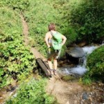 Der Weg zur Stin-Alm überquert kleine Bächlein 