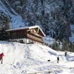 Winterspaß vor der Dreischusterhütte