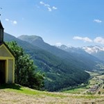 In Hochwieden eröffnet sich ein weitreichender Blick ins Pflerschtal
