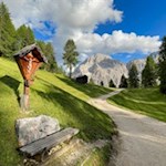 Die Wanderung zur Ütia da Rit führt durch eine bezaubernde Landschaft