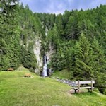 Naherholungszone-am-Wasserfall-Pfitsch