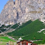 Edelweißhütte am Fuße des Sassongher