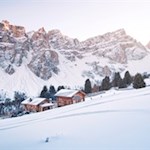 Auch-im-Winter-lädt-die-idyllisch-gelegene-Ütia-Ciampcios-zur-Einkehr-ein