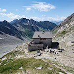 Blick vom "Kleinen Hochfeiler" auf die Hochfeilerhütte