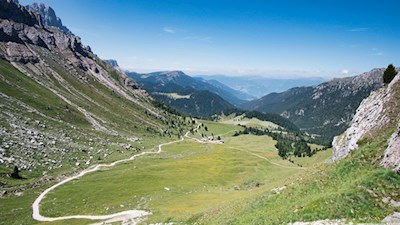 Sanft ziehen sich die Wanderwege durch die anmutige Villnösser Berglandschaft