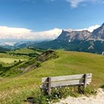 Nahe dem Störes lädt ein gemütliches Bänklein zum Verweilen ein