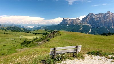 Vicino allo Störes, un'accogliente panchina invita a soffermarsi