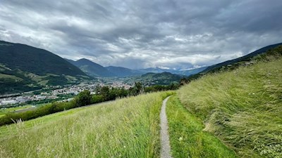 Vor der vertäumten Kulisse der Bischofsstadt Brixen zurück nach Milland