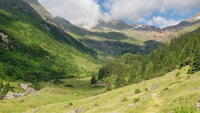 Die Furtalm liegt inmitten der abgeschiedenen Pflerer Bergwelt