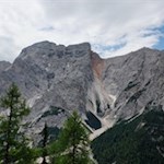 Blick auf die schroffen Felswände des nahen Seekofel
