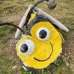 Funny bees by the wayside