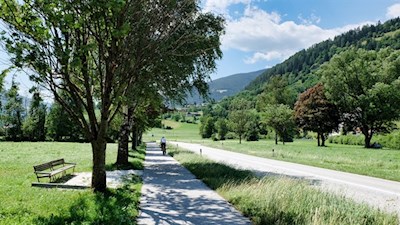 Den Rückweg kann man auch auf dem asphaltierten Rad- und Spazierweg antreten