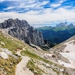 Vor atemberaubender Kulisse schlängelt sich der Weg zur Vajolethütte