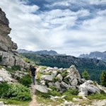Die Settsass Umrundung führt durch eine bezaubernde Landschaft