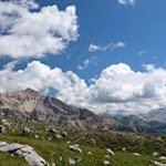 Der begraste Südrücken des Paresberges