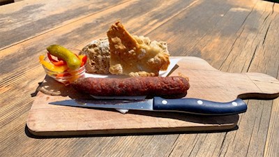 Zünftige Jause auf der Weizgruberalm