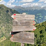 Die Wanderung zu den Spronser Seen ist gut ausgeschildert